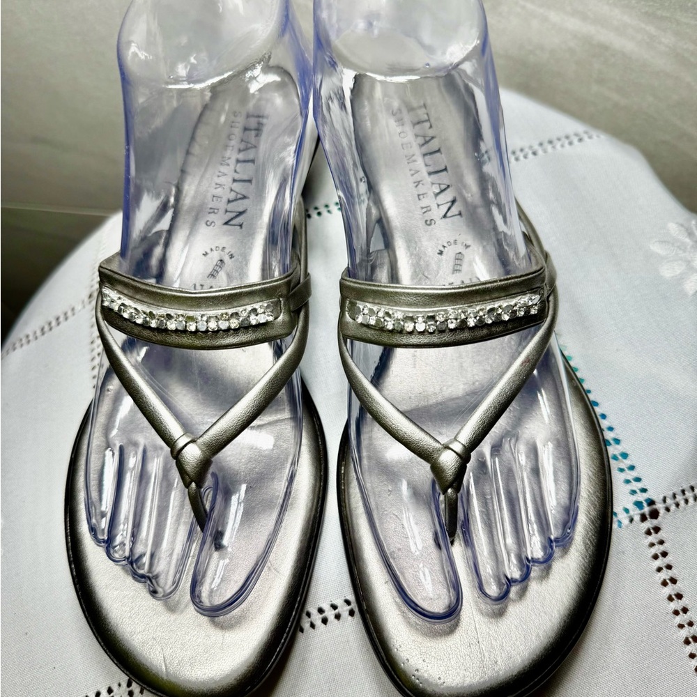 Italian Shoemakers Metallic Rhinestone Sandals W Size 9 VERY GOOD CONDITION !